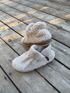 Cozy Sherpa womens Slip-On Shoes - Cream